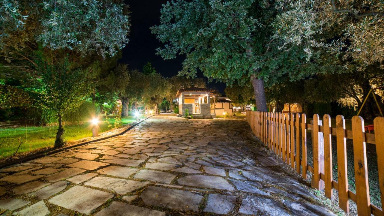 الشقق الفندقية خْريسيا أموذيافي  Aneton المظهر الخارجي الصورة